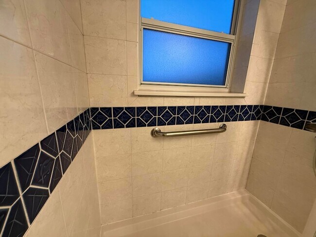 Building Photo - 22 Andover A