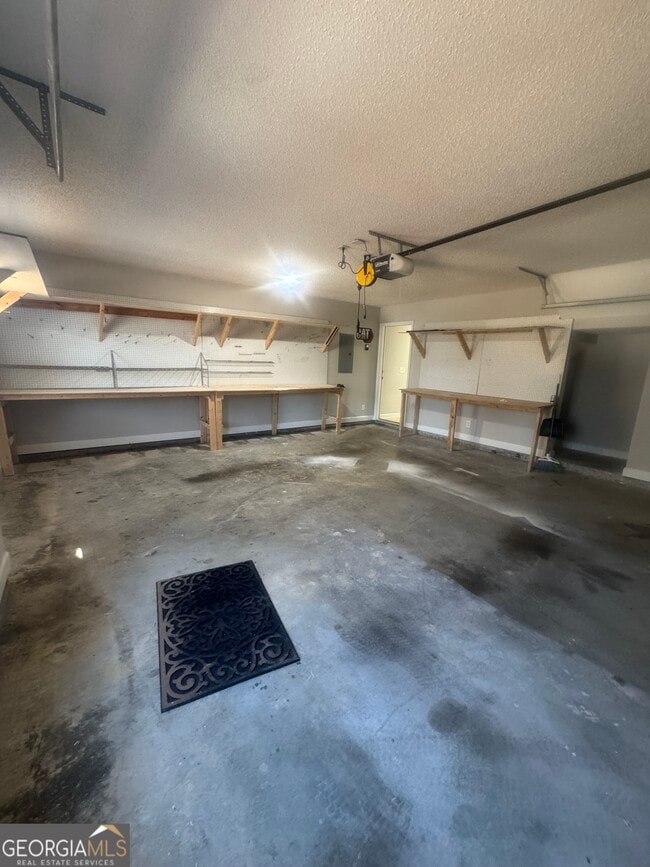 Building Photo - 180 Laurel Oaks Ln