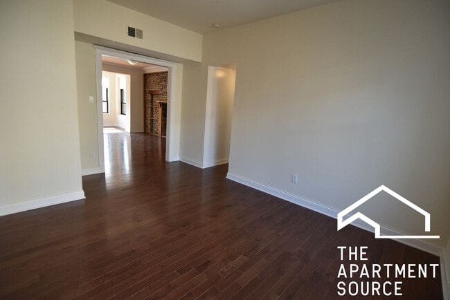 Building Photo - 3804 N Pine Grove Ave