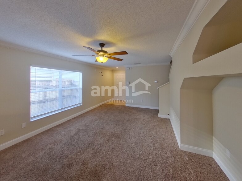 Building Photo - 28721 Seashell Ct