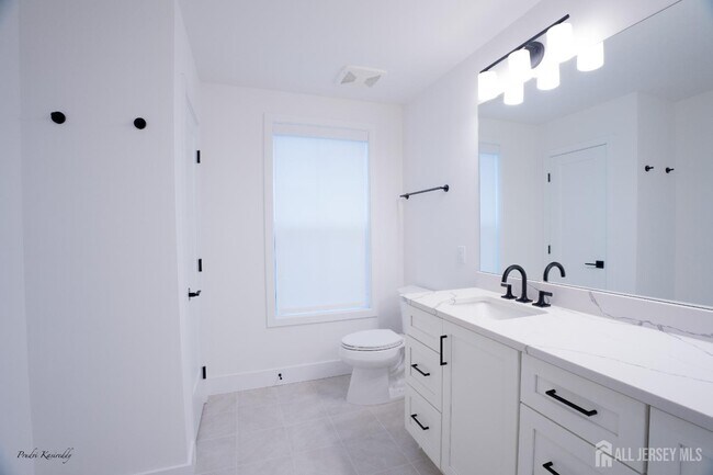 Building Photo - 85 Mustang Dr