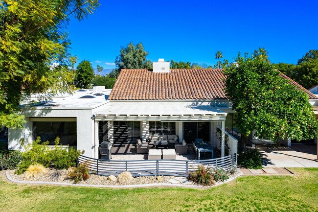 Building Photo - 717 Inverness Dr