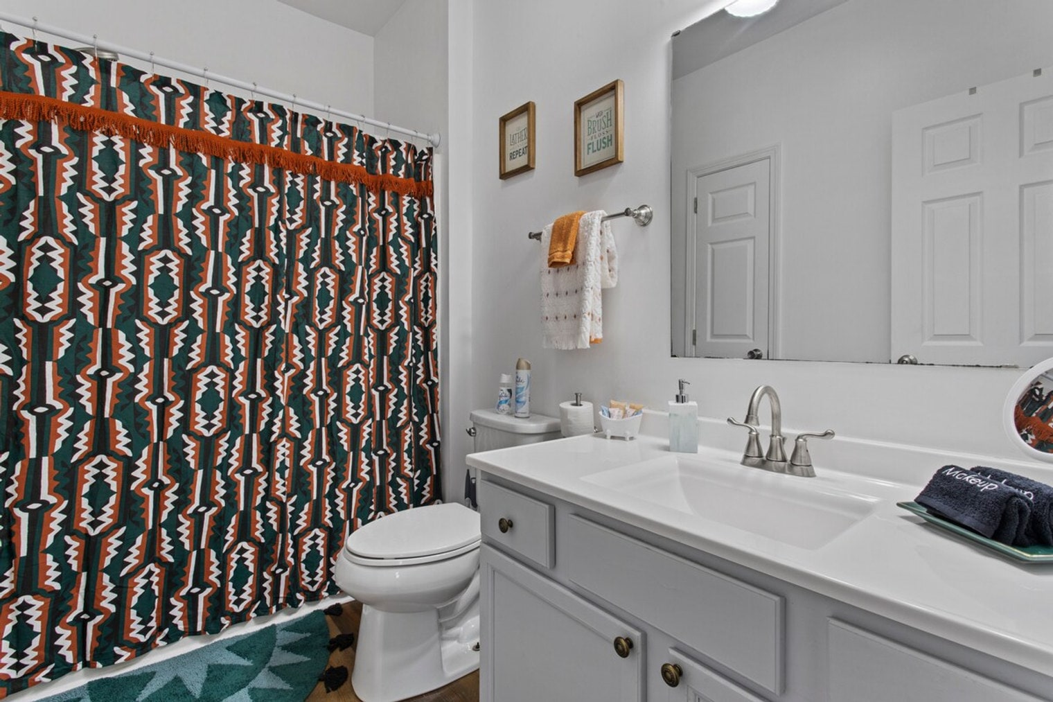 Building Photo - 343 Henderson Ave