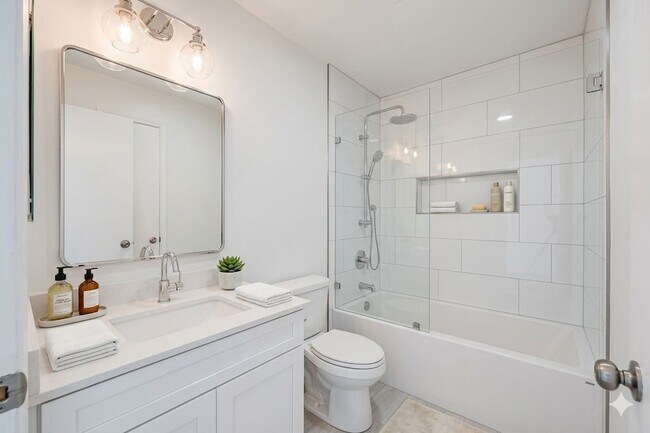 Building Photo - 809 Elbe Dr