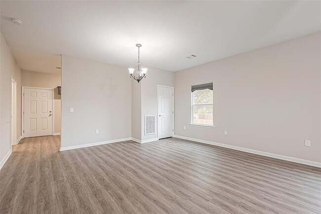 Building Photo - 4813 Palisade Dr