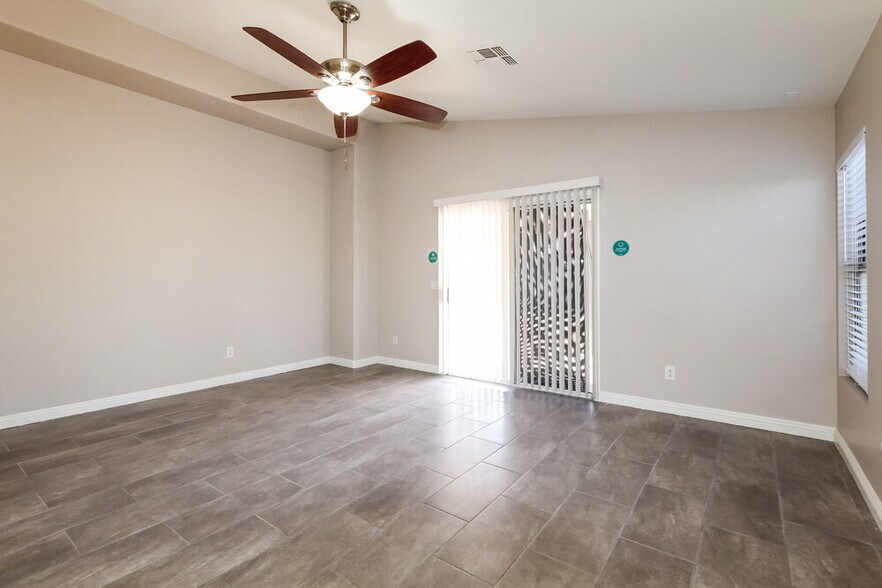 Building Photo - 12702 W Aster Dr
