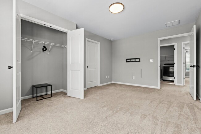 Building Photo - 2681 Rockaway Pl