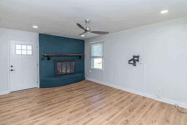 Building Photo - ADORABLE 3 BR | 1 BA Home in Dudley | Fully Renovated and Move-In Ready!