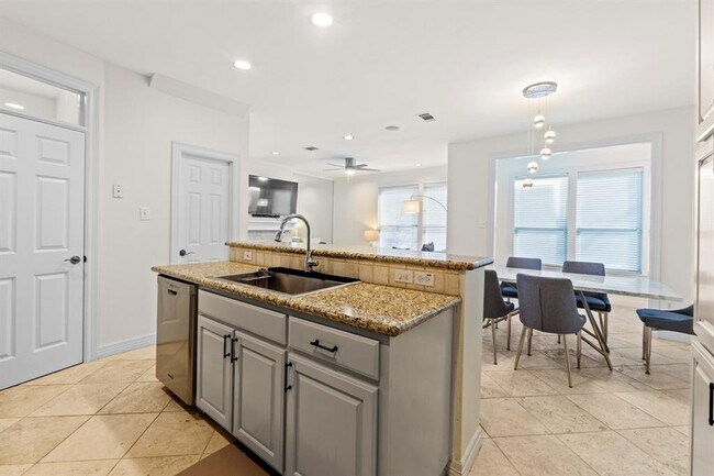 Building Photo - 3203 Tom Green St