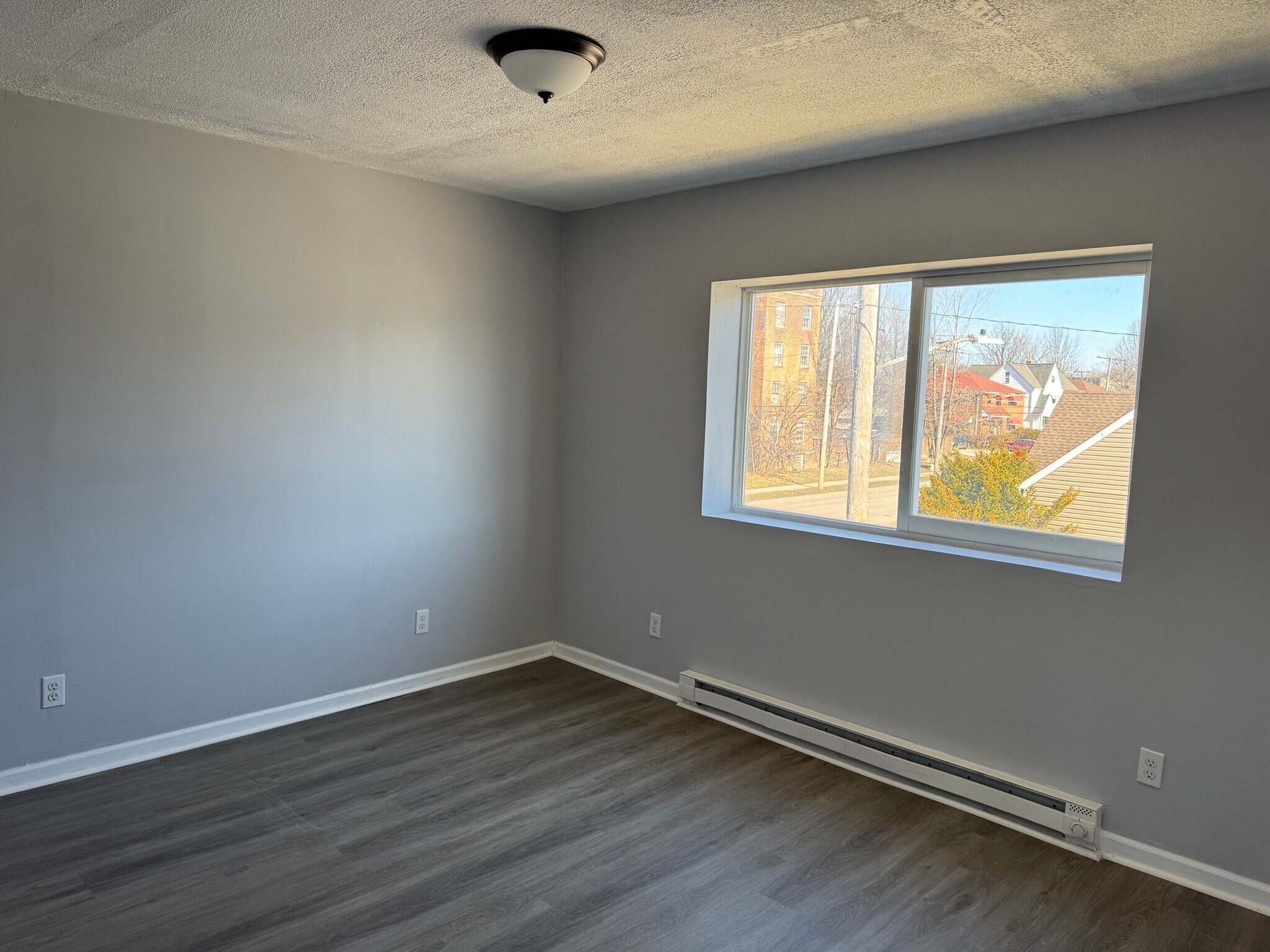 Building Photo - 14520 Milverton Rd