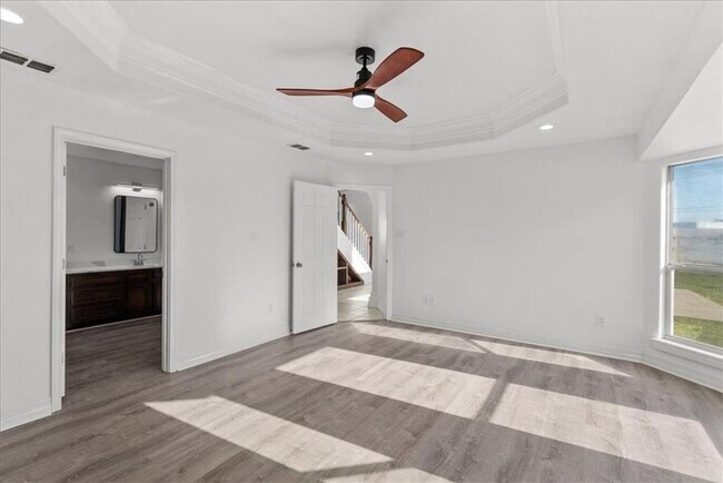 Building Photo - 3/2 Southside over 2000 sqft