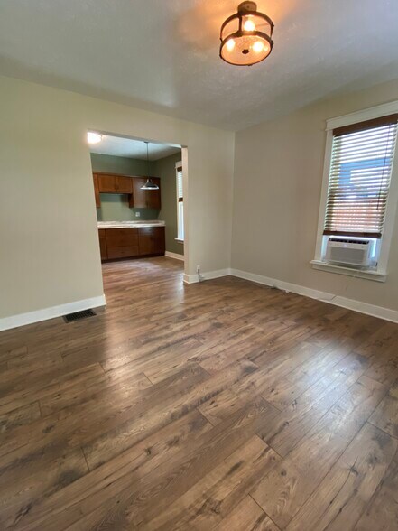 Building Photo - 644 Perrin Ave
