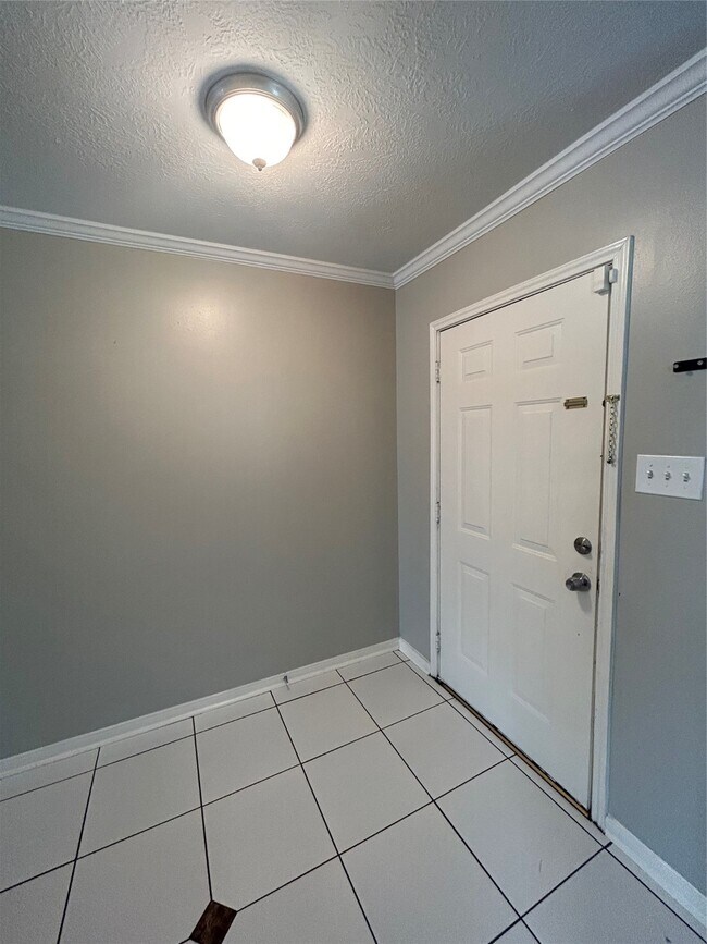 Building Photo - 5415 W Harrow Dr