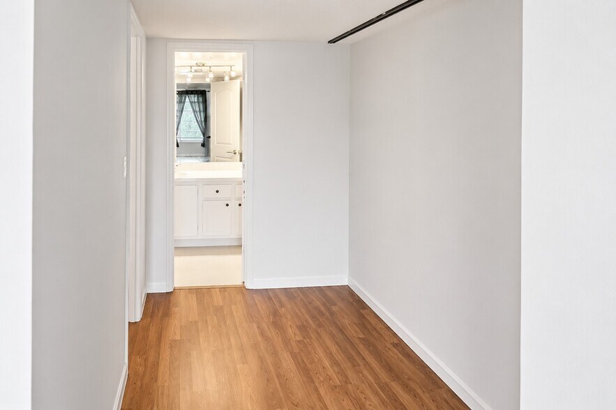 Building Photo - 2650 S Course Dr