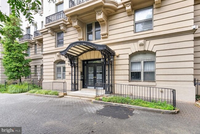 Building Photo - 3060 16th St NW