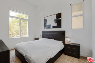 Building Photo - 118 S Kenwood St