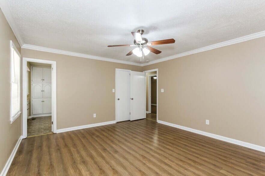 Building Photo - 1233 Willow Creek Pl