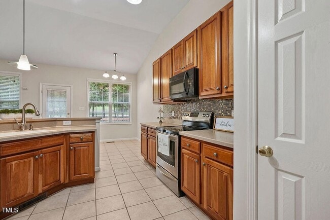 Building Photo - 107 Governors House Dr