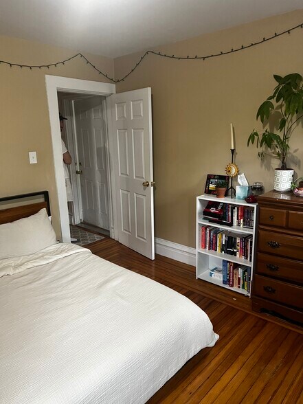 Building Photo - 147 Woodlawn Ave