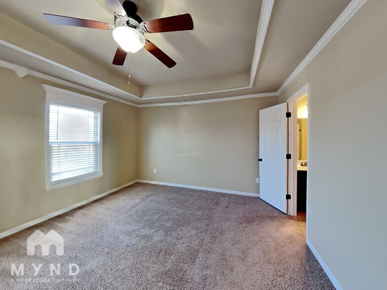 Building Photo - 3 Dunwood Dr