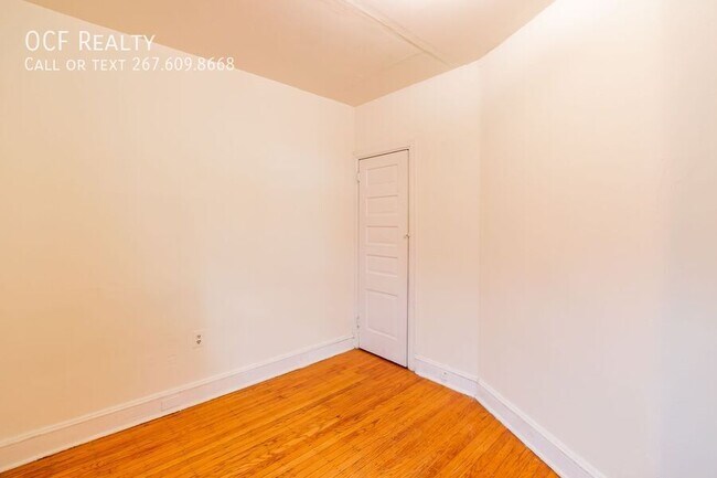 Building Photo - 4244 Spruce St