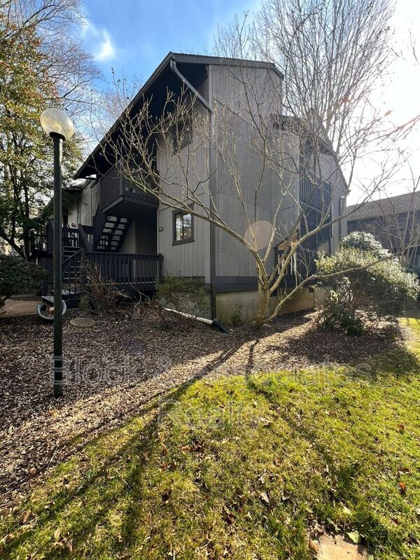 Building Photo - 131 Cedar Cove Ln