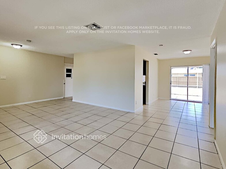 Building Photo - 2605 SW 84th Terrace