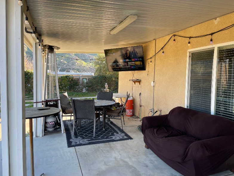 Building Photo - 1002 Calderon Wy