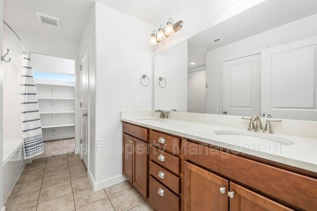 Building Photo - 12509 S Shadow Bnd Ln