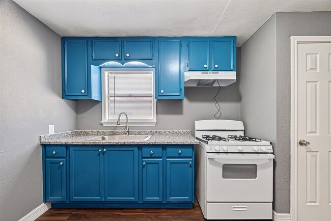 Building Photo - 3807 Love St