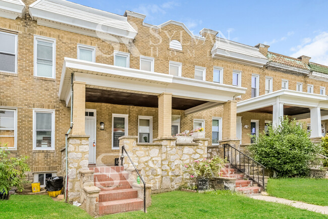 Building Photo - Delightful Brick 3 BR, 2 BA Townhome