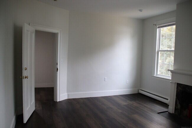 Building Photo - 130 W River St