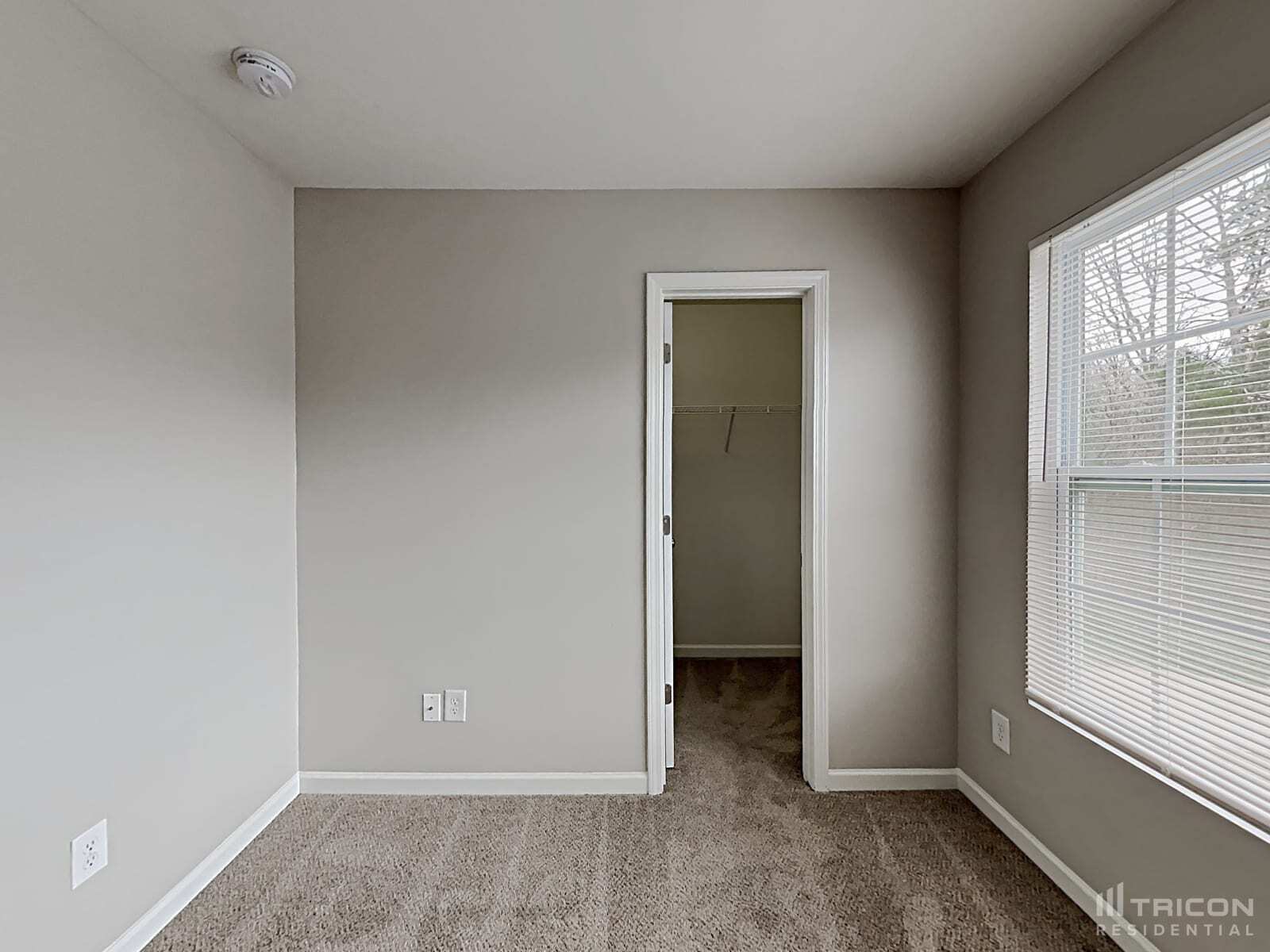 Building Photo - 915 Capra Court
