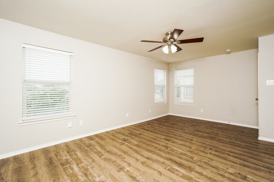 Building Photo - 10502 Marigold Bay