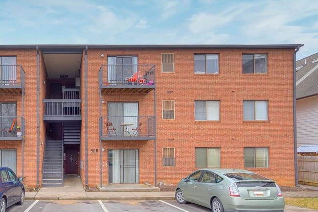 Building Photo - Partially Furnished Condo.