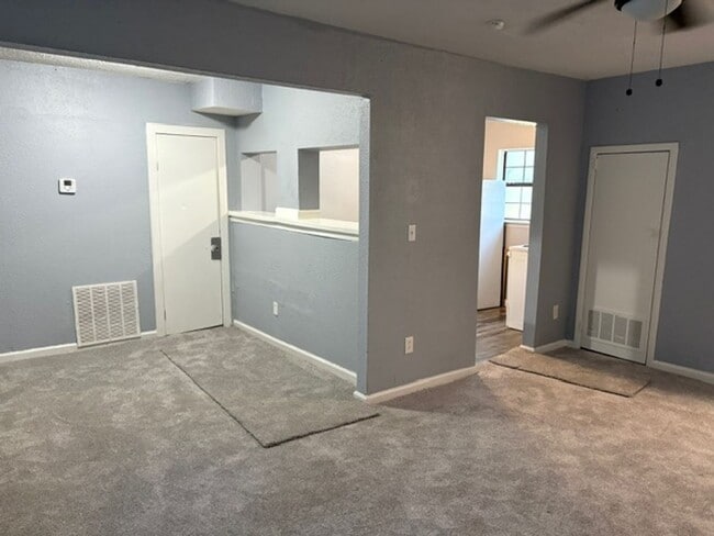 Building Photo - MOVE-IN SPECIAL!!!  1/2 OFF MONTH OF RENT