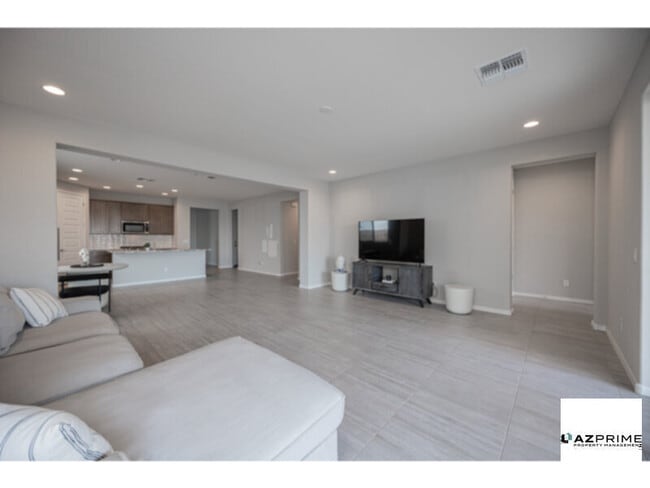 Building Photo - Beautiful 3/2 Laveen Home!