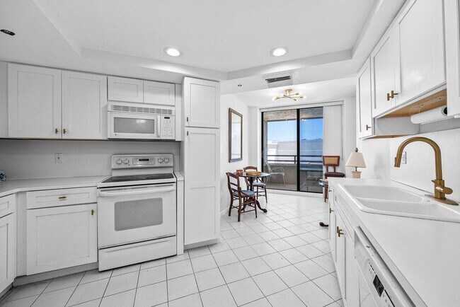 Building Photo - 3560 S Ocean Blvd