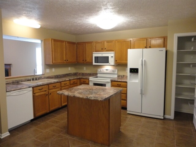 Building Photo - 10094 Plantana Blvd