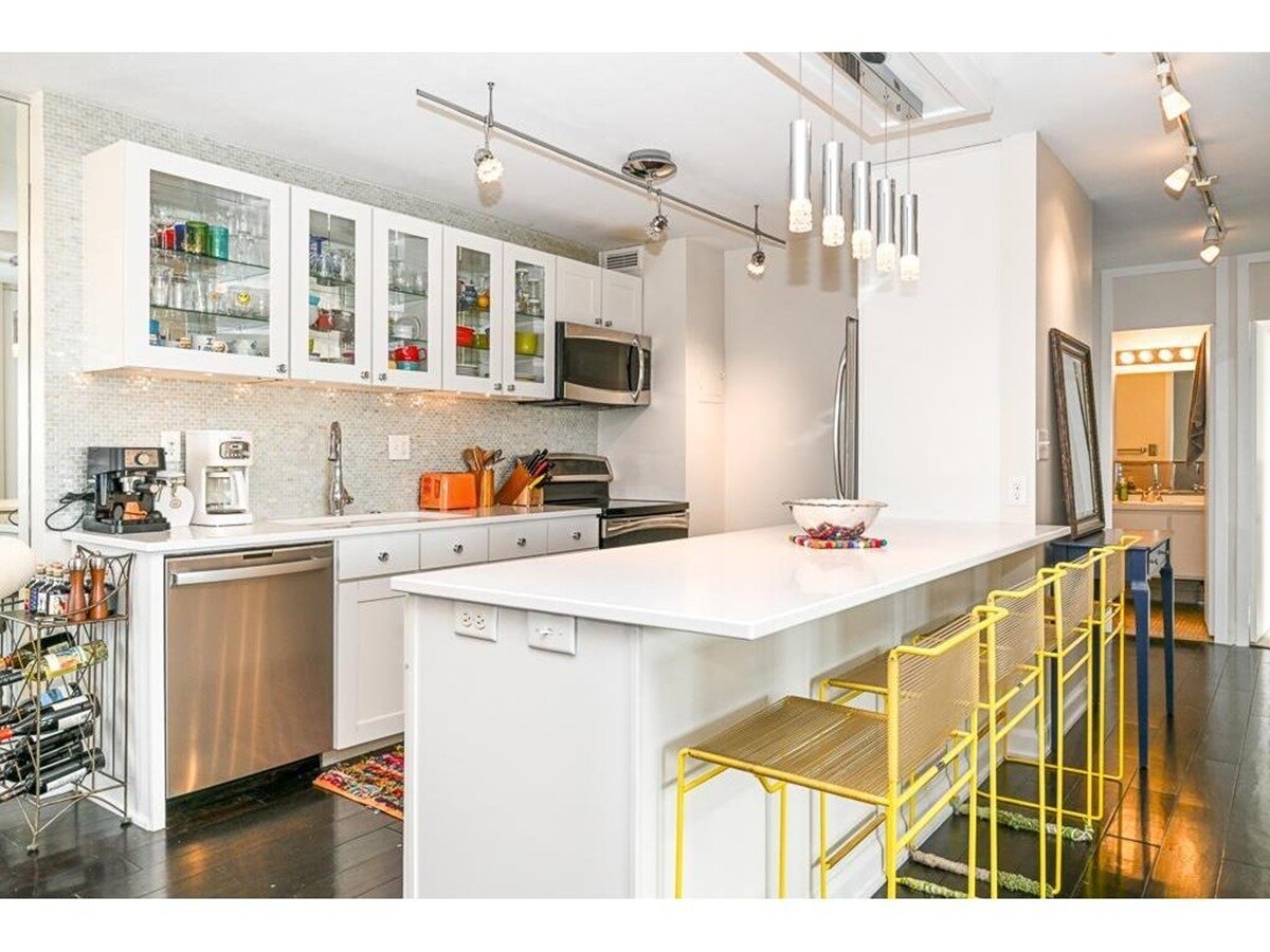 Building Photo - 15 S 1st St