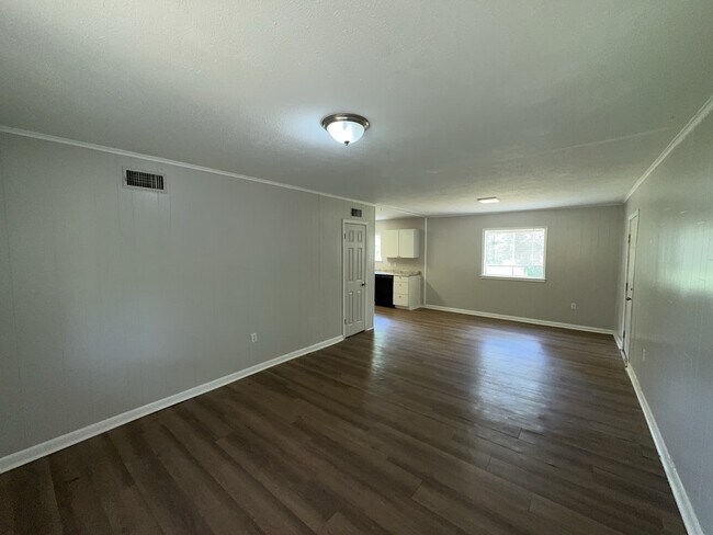 Building Photo - 3341 Suncrest Dr