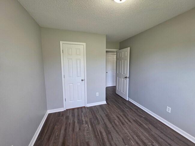 Building Photo - Comfort and Convenience Ranch Home Awaits ...