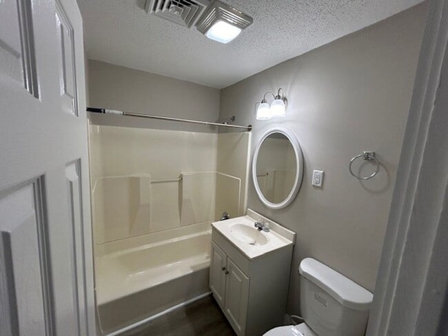 Building Photo - 3 Bedroom House in Tarboro Pets and Sectio...