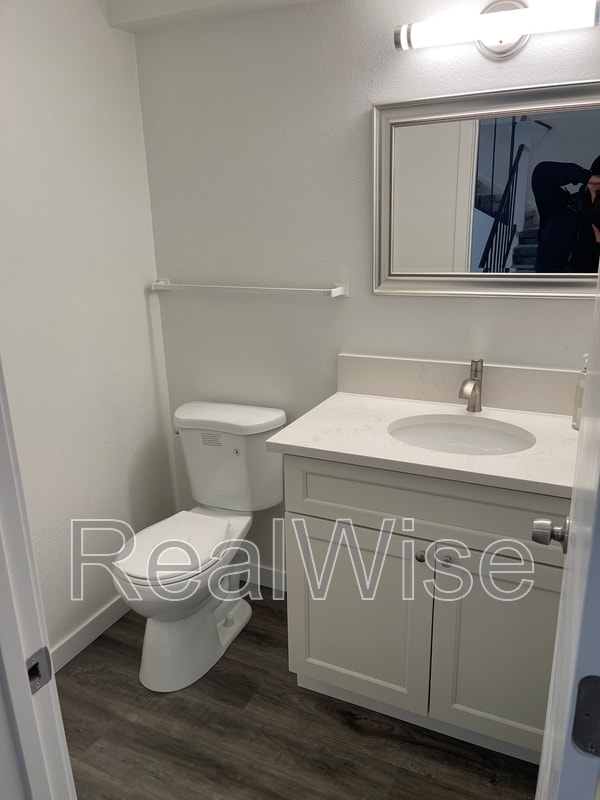 Building Photo - 4292 Meadowbrook Ct NE