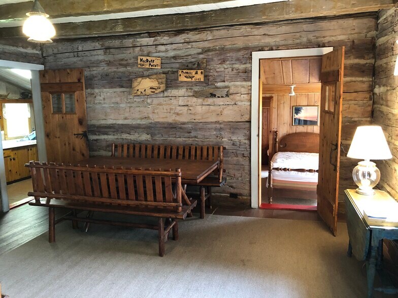 Building Photo - 7990 Paradise Trl