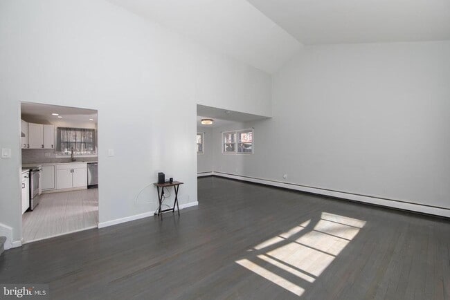 Building Photo - 332 Woodbine St