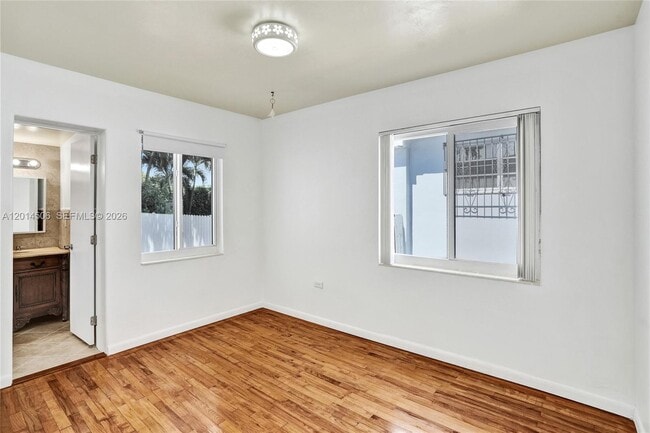Building Photo - 2420 SW 16th St
