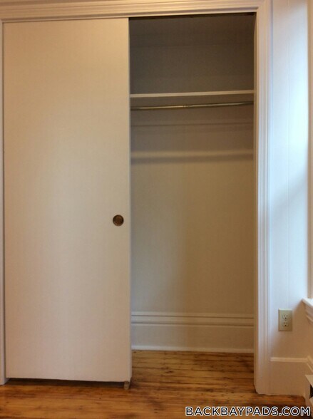 Building Photo - 272 Newbury St