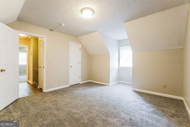 Building Photo - 4681 Woodglen Ct