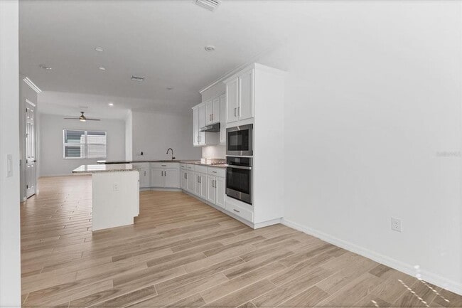 Building Photo - 25246 Keygrass Ct